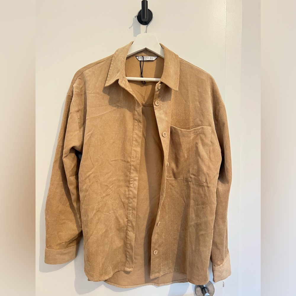 Brown corduroy shirt with pocket from stradivarius. Size M. Worn once